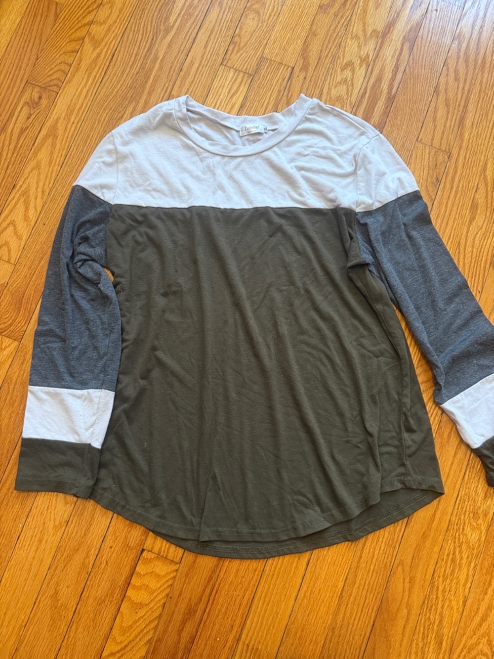 Tobrief Colorblock Long Sleeve Tee - Olive, Gray & White